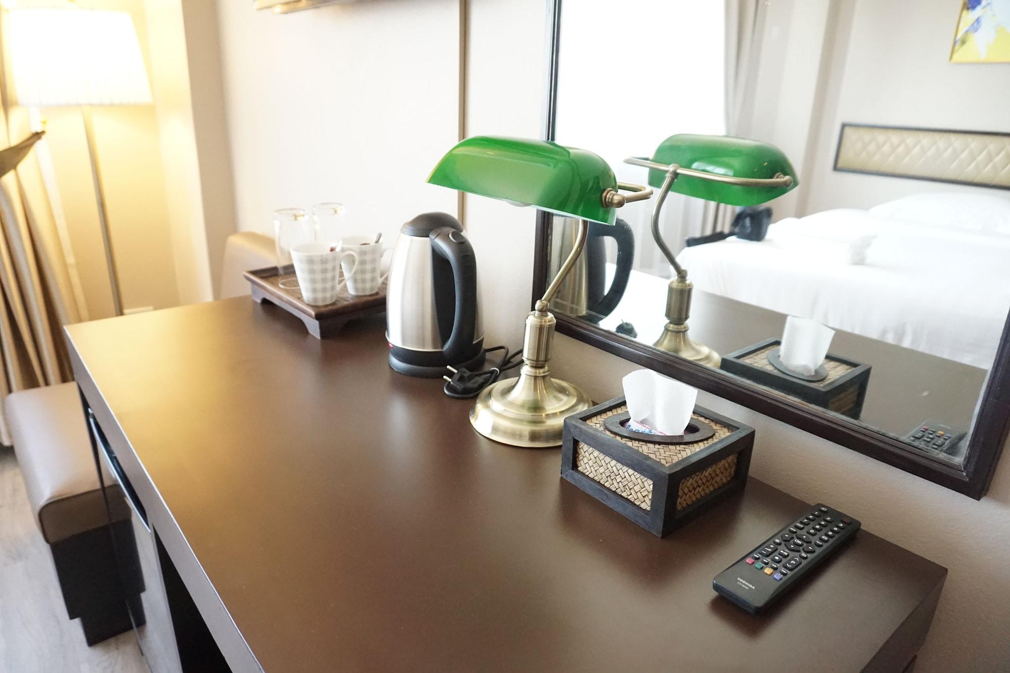 Taris Art Hotel Пхрэ Экстерьер фото