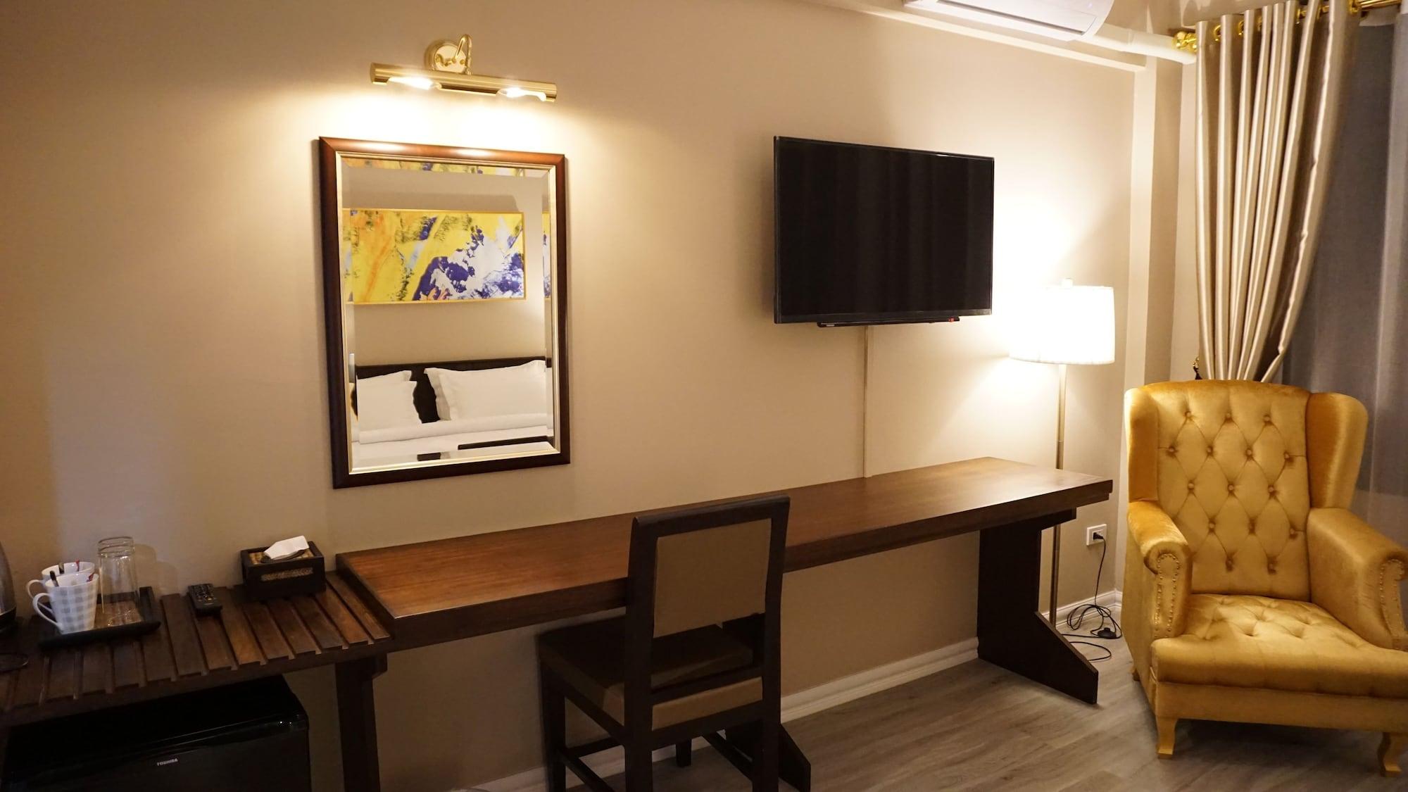 Taris Art Hotel Пхрэ Экстерьер фото