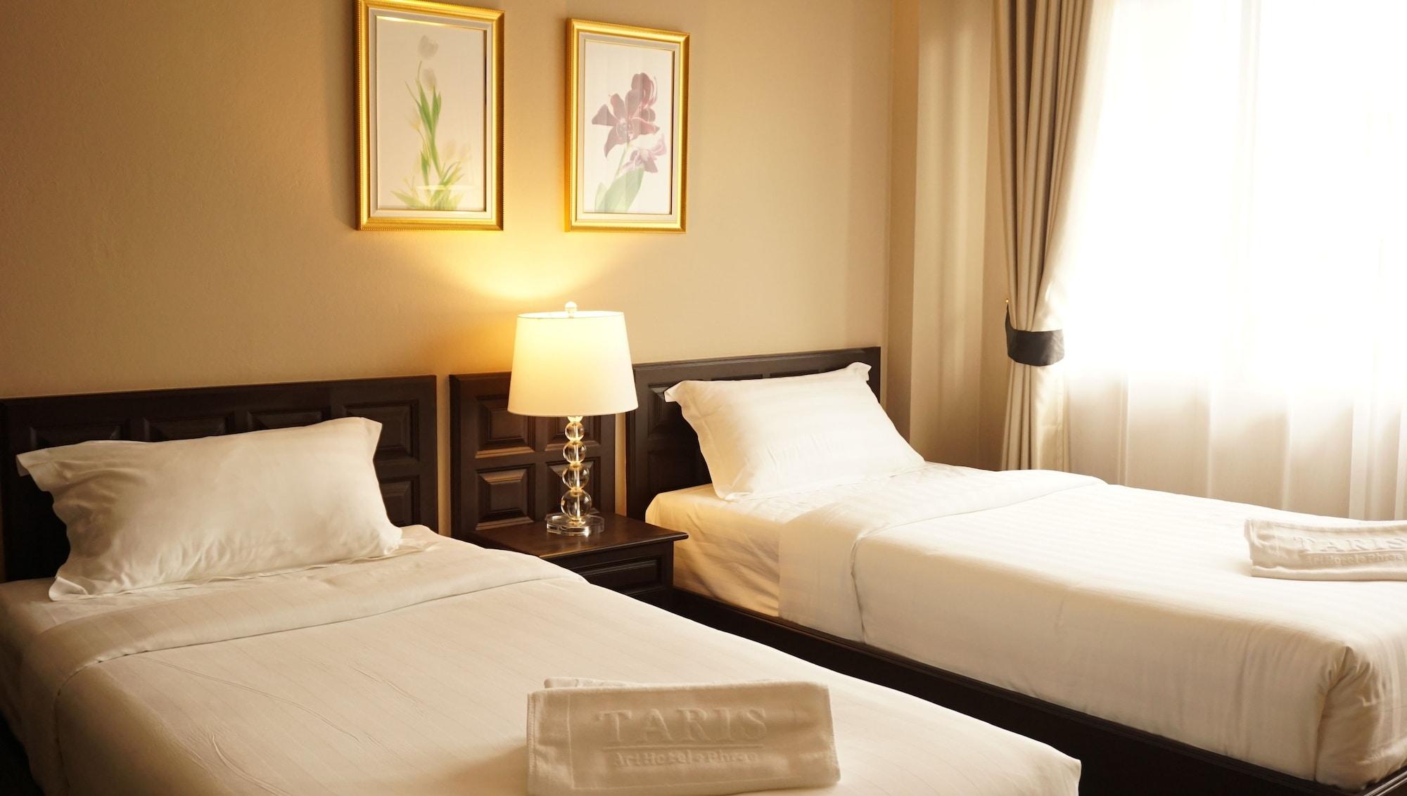 Taris Art Hotel Пхрэ Экстерьер фото