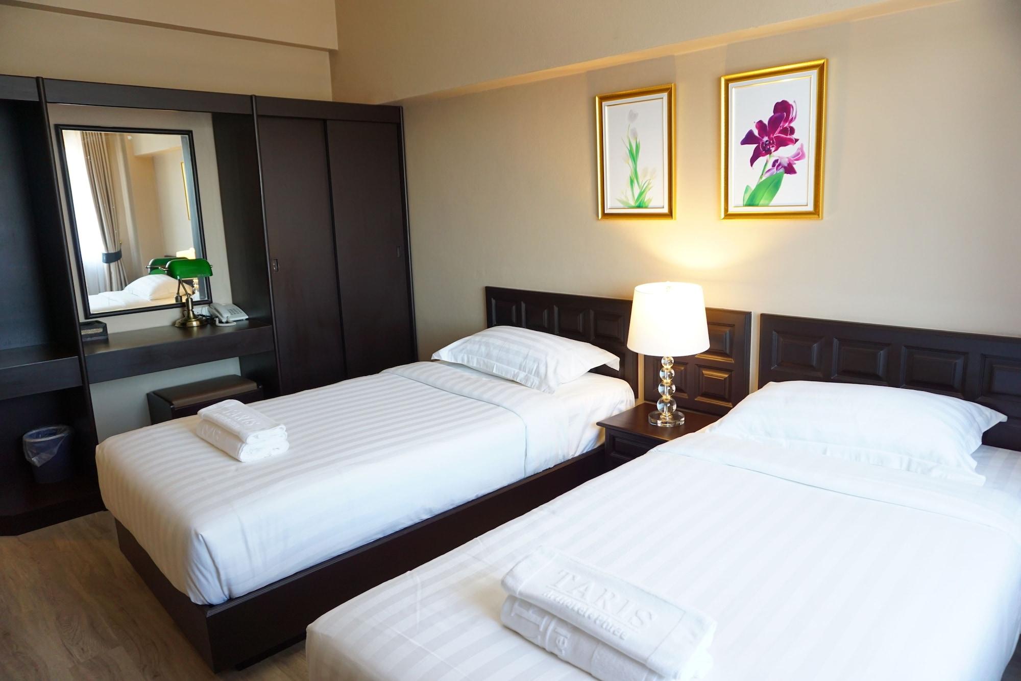 Taris Art Hotel Пхрэ Экстерьер фото