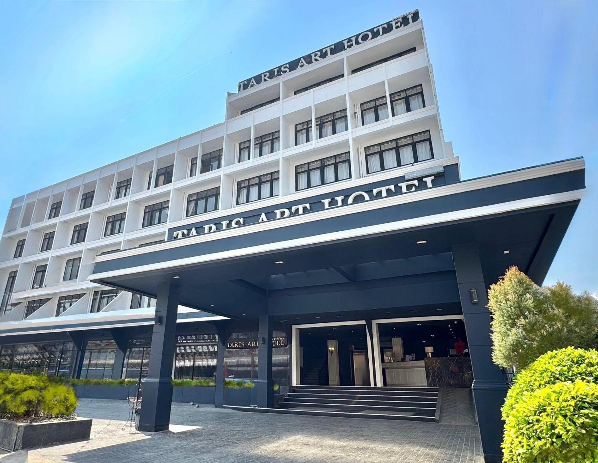 Taris Art Hotel Пхрэ Экстерьер фото
