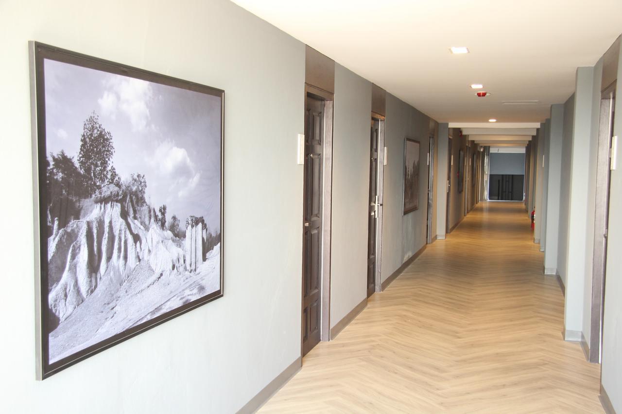 Taris Art Hotel Пхрэ Экстерьер фото